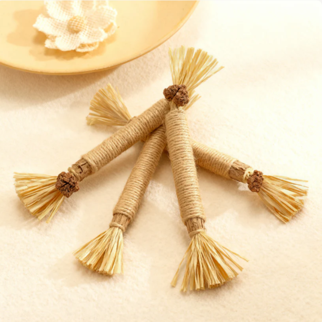 Natural Silvervine Sticks for Calm, Engaged, and Happy Cats